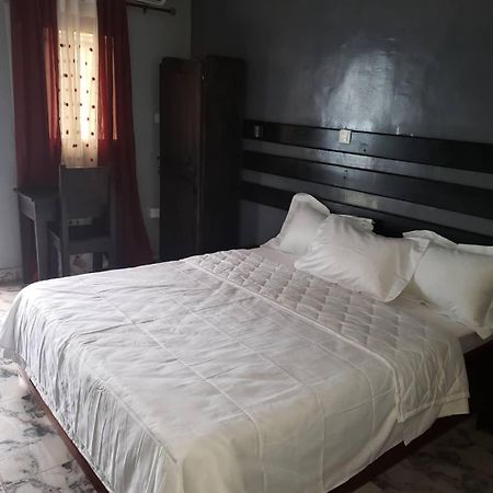 Sunrise Center Bonapriso 111 Hotel ดูอาลา ภายนอก รูปภาพ